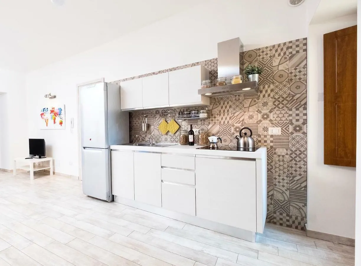 Apollo Home Katánie